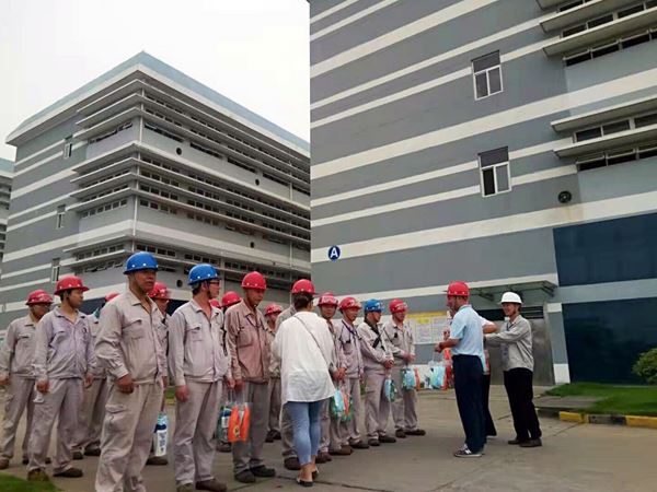 园区总工会送清凉，米兰官方开户-米兰milan(中国)接棒暖人心